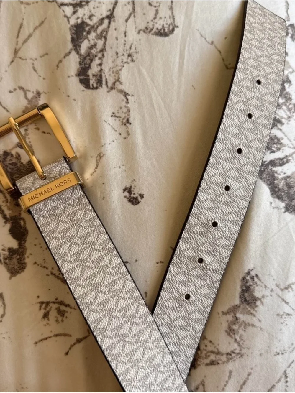 Michael Kors small cream Logo-Print women’s Leather Belt with Gold Buckle
